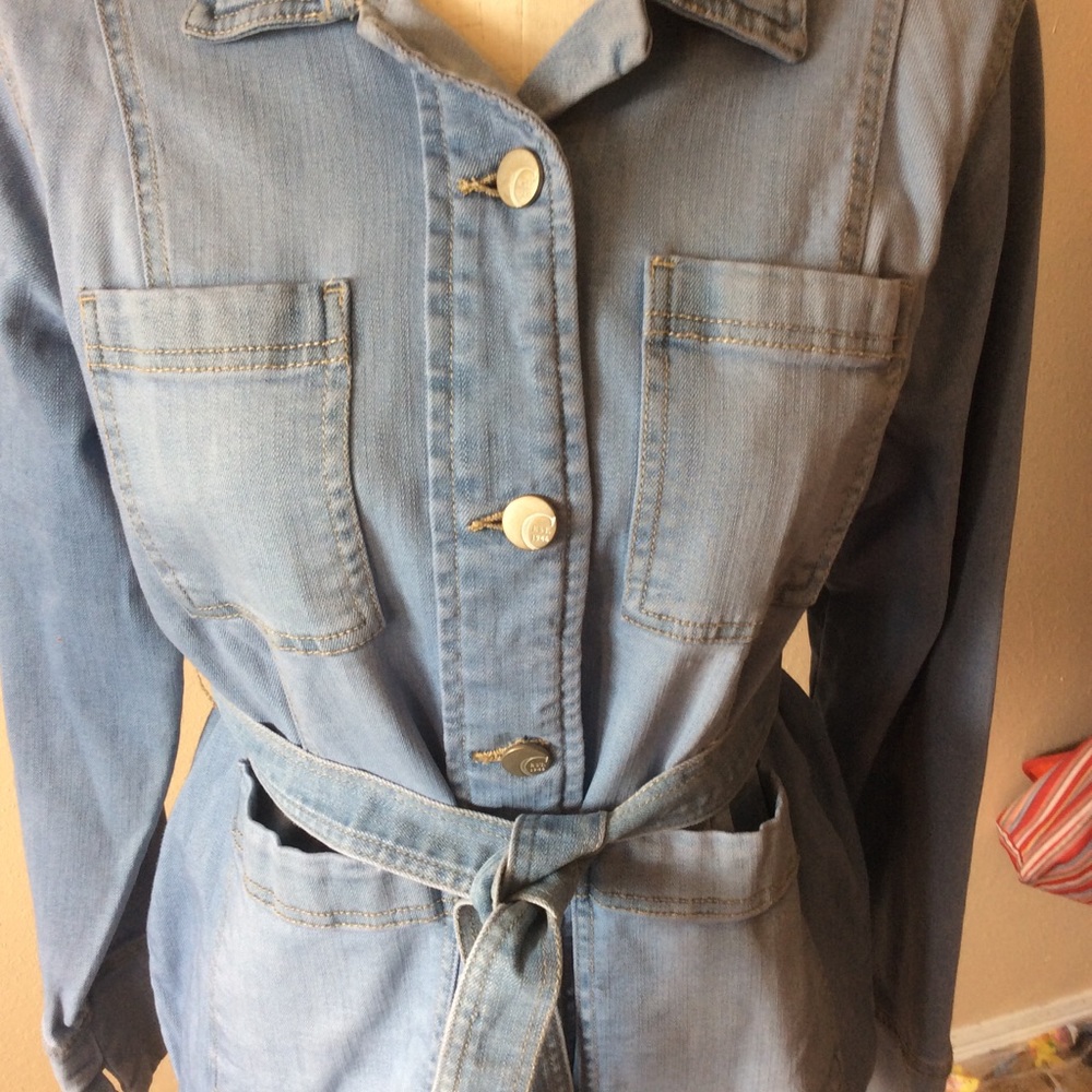 Cato v Light Wash Denim Jacket Size L, NWT - Picture 3 of 15